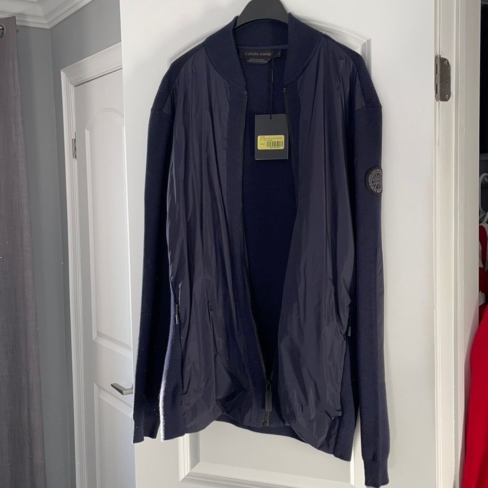 Brand new- Canada goose windbridge men’s large